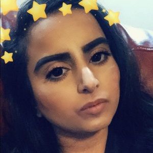 Meet your Posher, Aisha